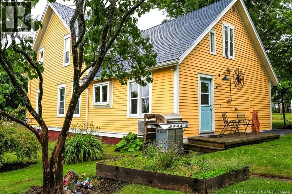 325 St James Street West, photo 3