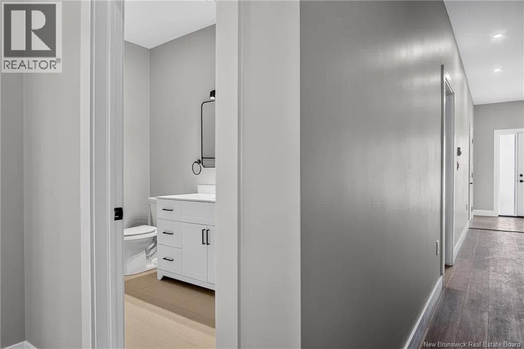 A Oakhill Crescent, photo 5