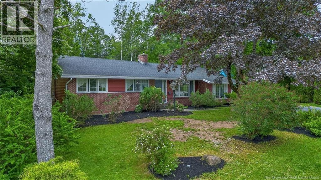18 Forest Road