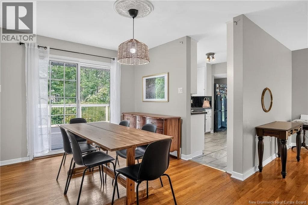 18 Forest Road, photo 14