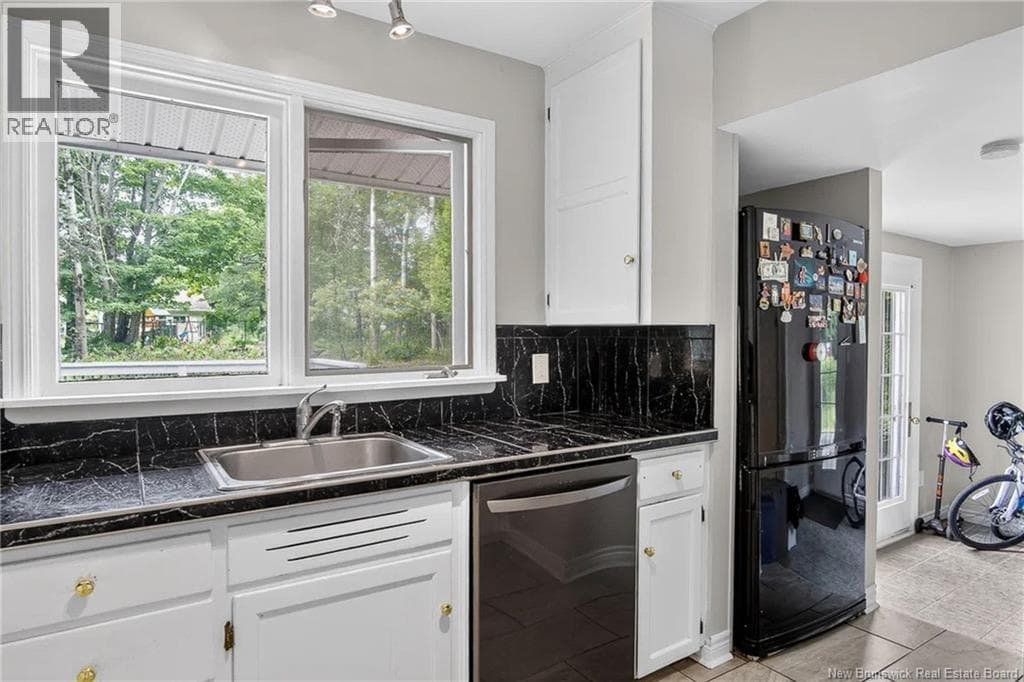 18 Forest Road, photo 16