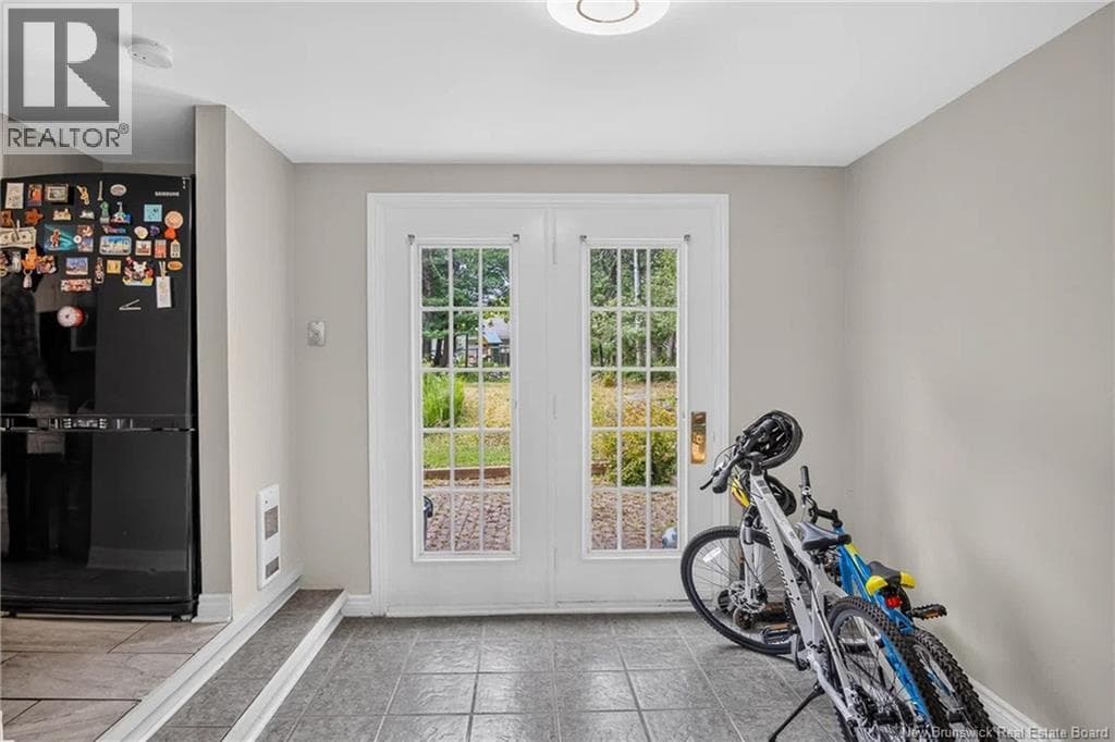 18 Forest Road, photo 19