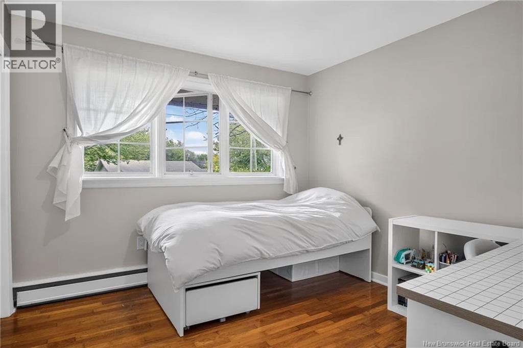 18 Forest Road, photo 25