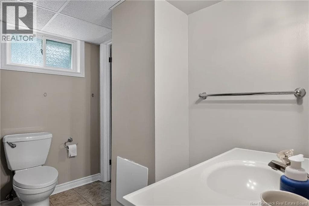 18 Forest Road, photo 37