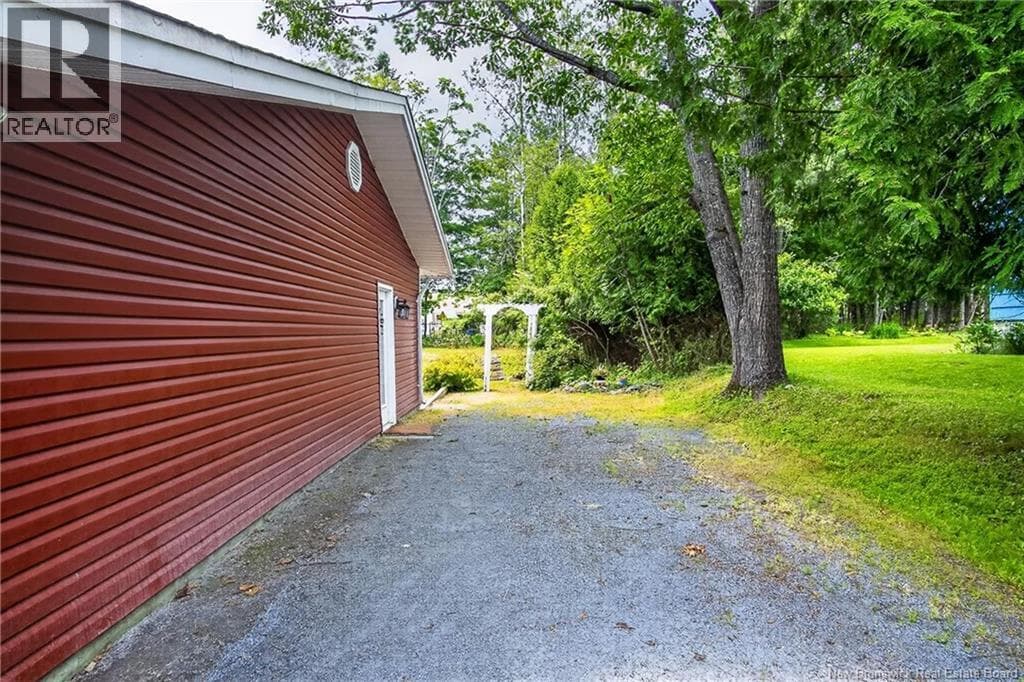 18 Forest Road, photo 40