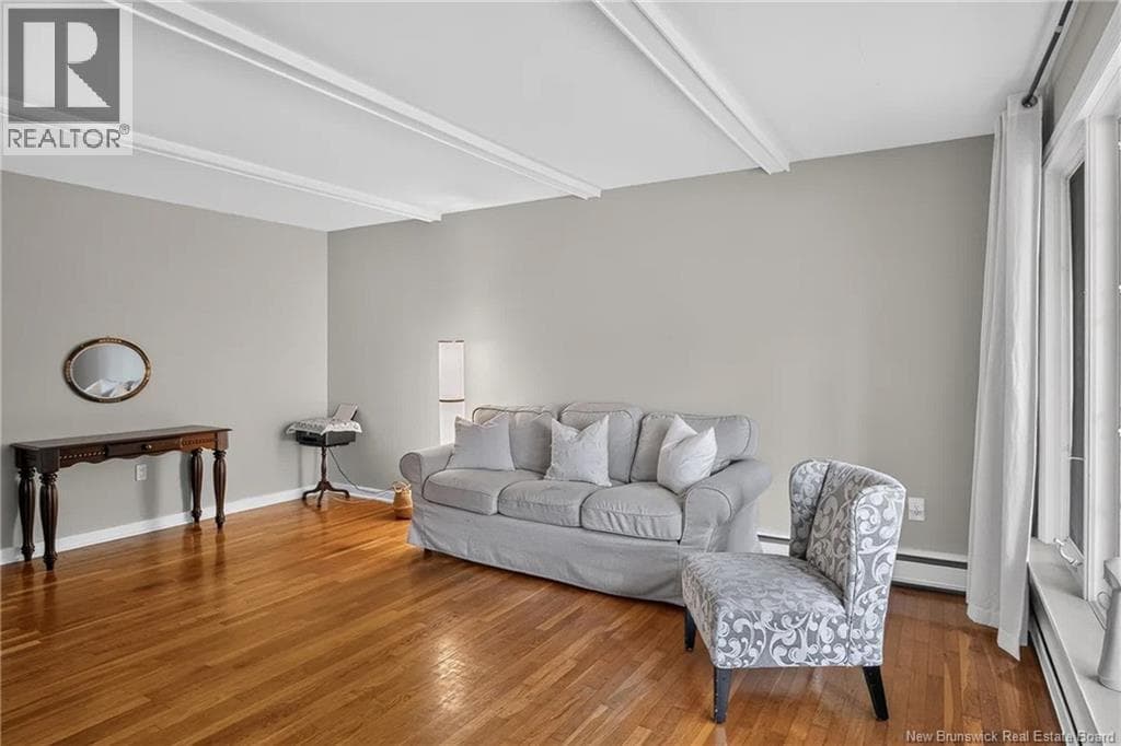 18 Forest Road, photo 10