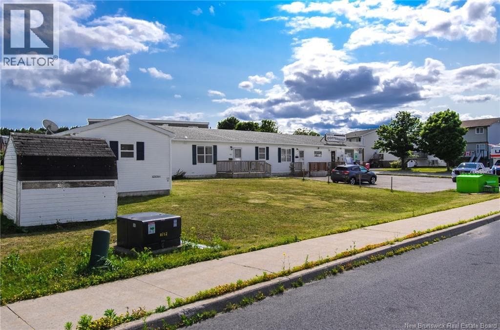558 BONITA Avenue, photo 3