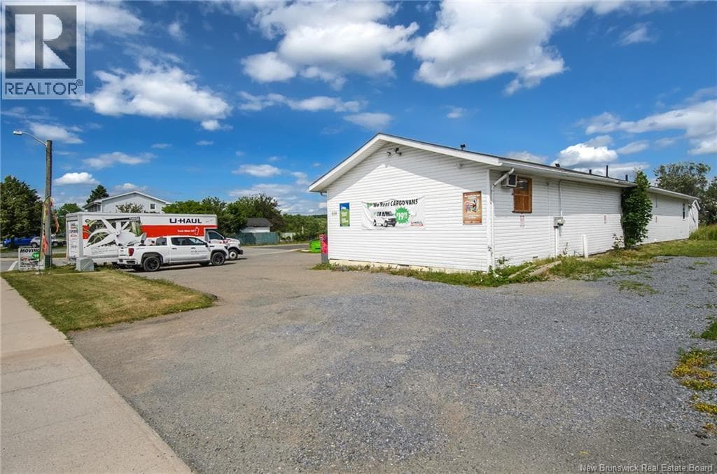 558 BONITA Avenue, photo 5