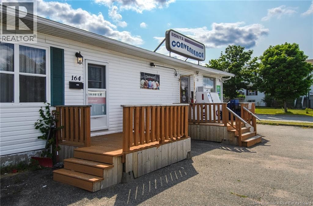558 BONITA Avenue, photo 15