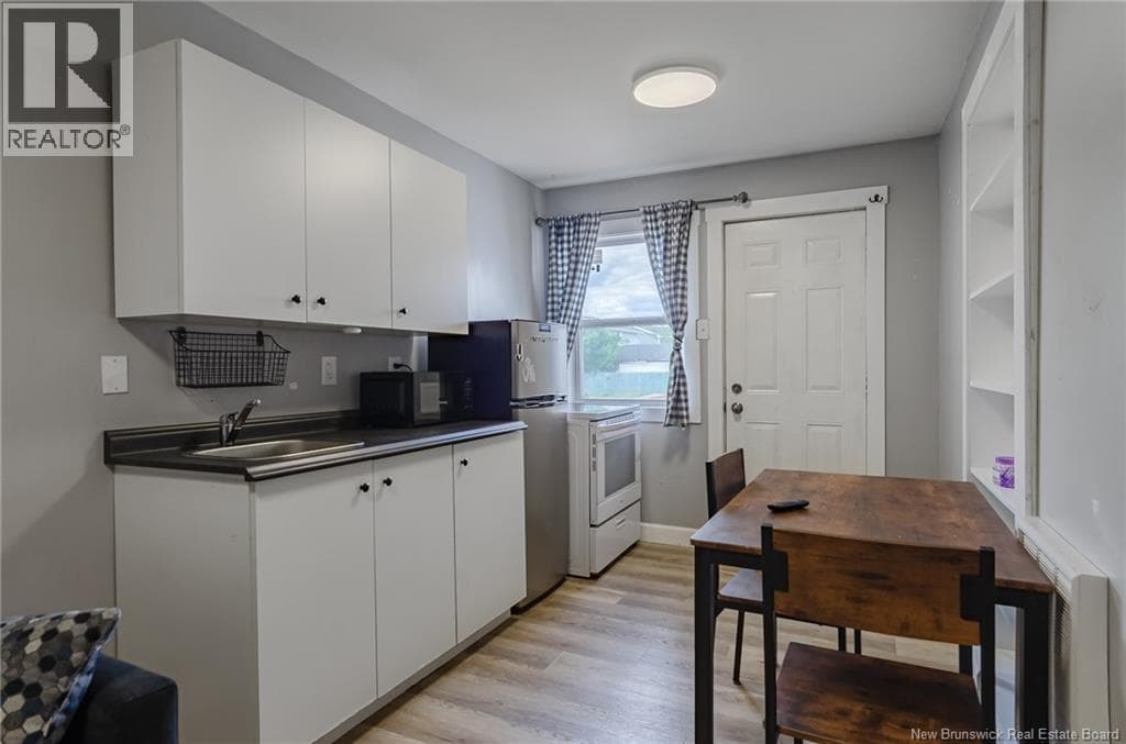 558 BONITA Avenue, photo 24