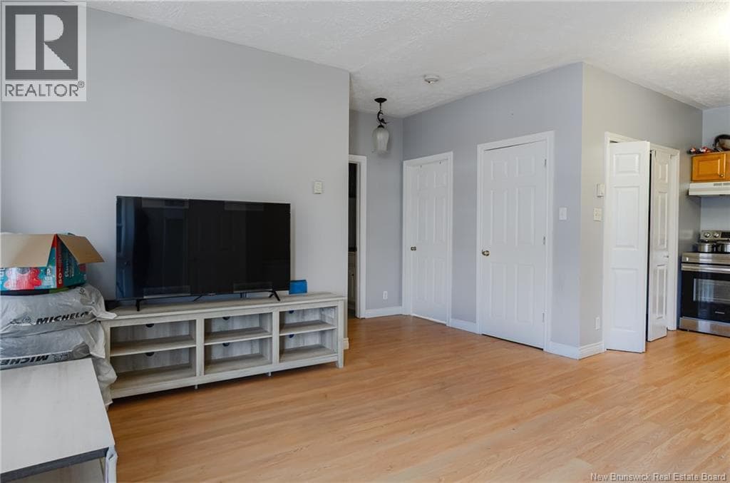 558 BONITA Avenue, photo 32