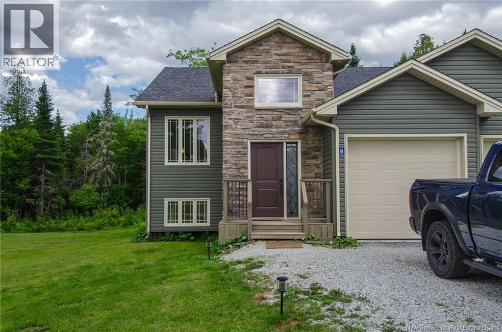 18 Castlewood Drive, photo 3