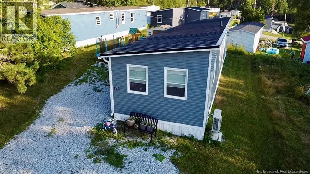 182 Logie Drive, photo 2
