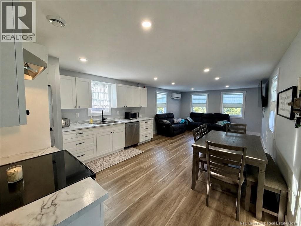 182 Logie Drive, photo 3