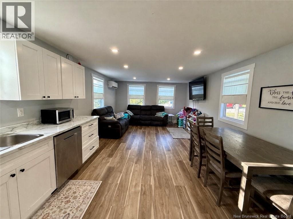 182 Logie Drive, photo 4