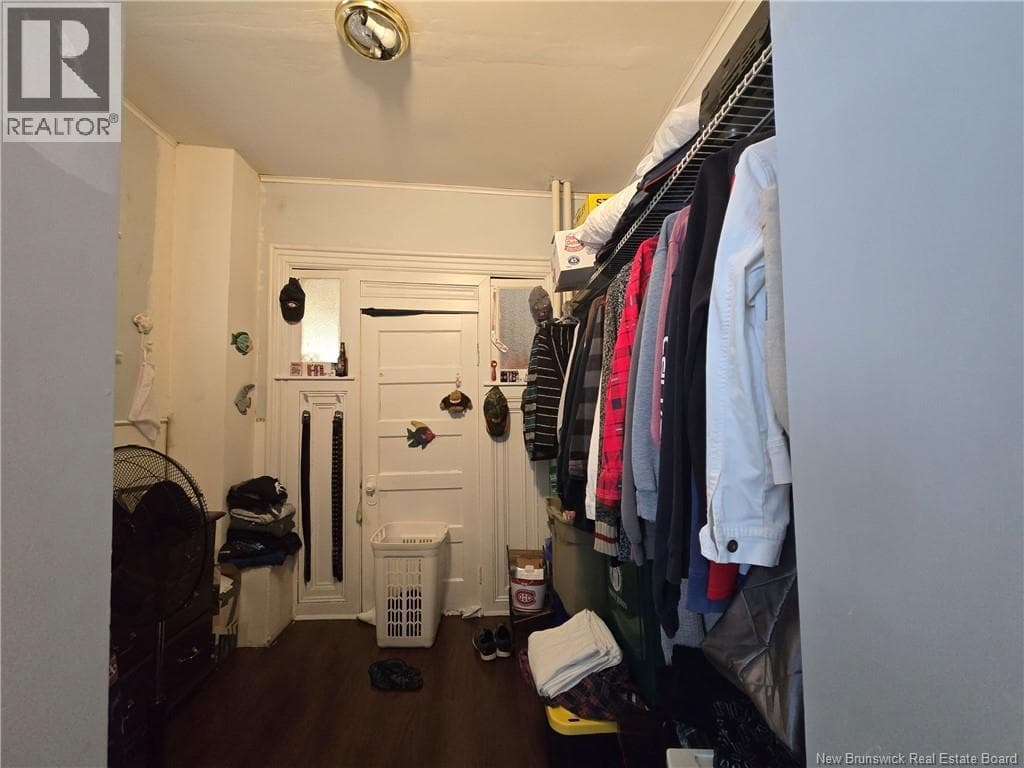 212 Douglas Avenue, photo 10