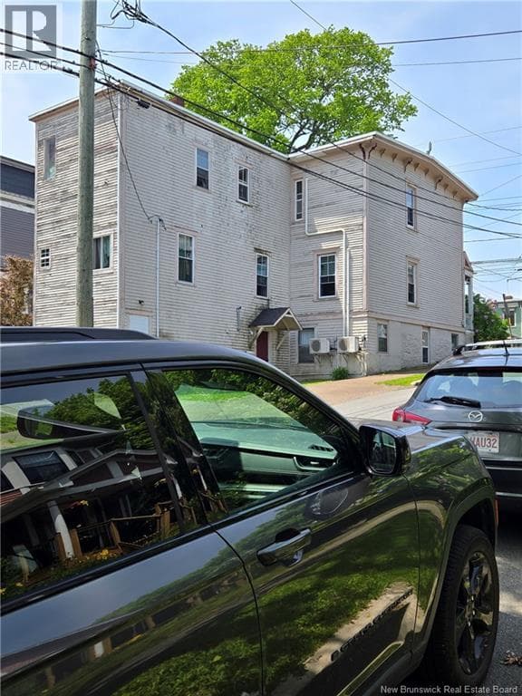 212 Douglas Avenue, photo 3