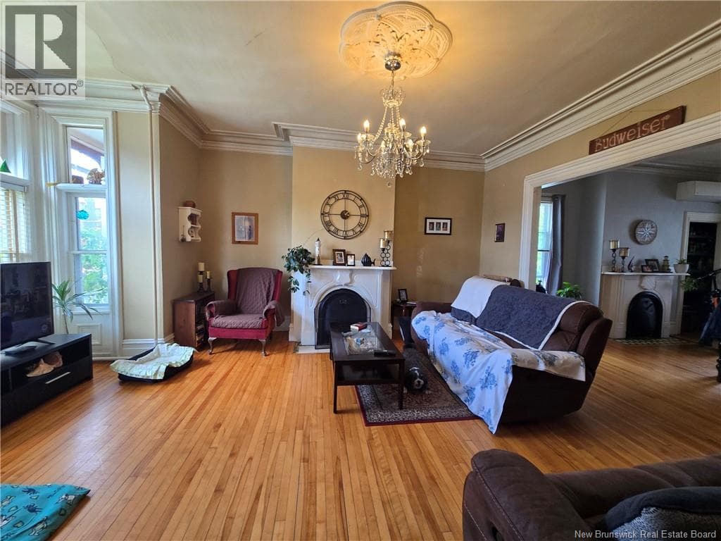212 Douglas Avenue, photo 7