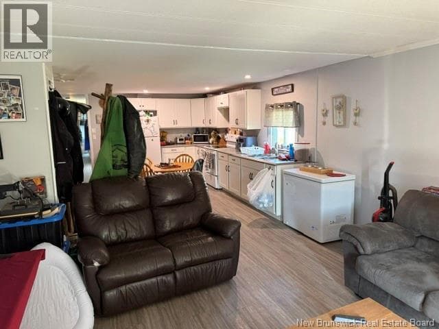 21 Third Street, photo 4