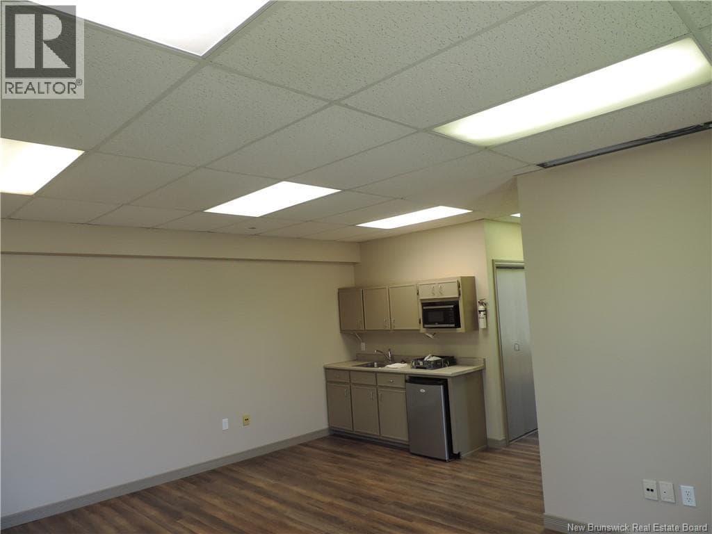 216 Ashburn Lake Road, photo 2