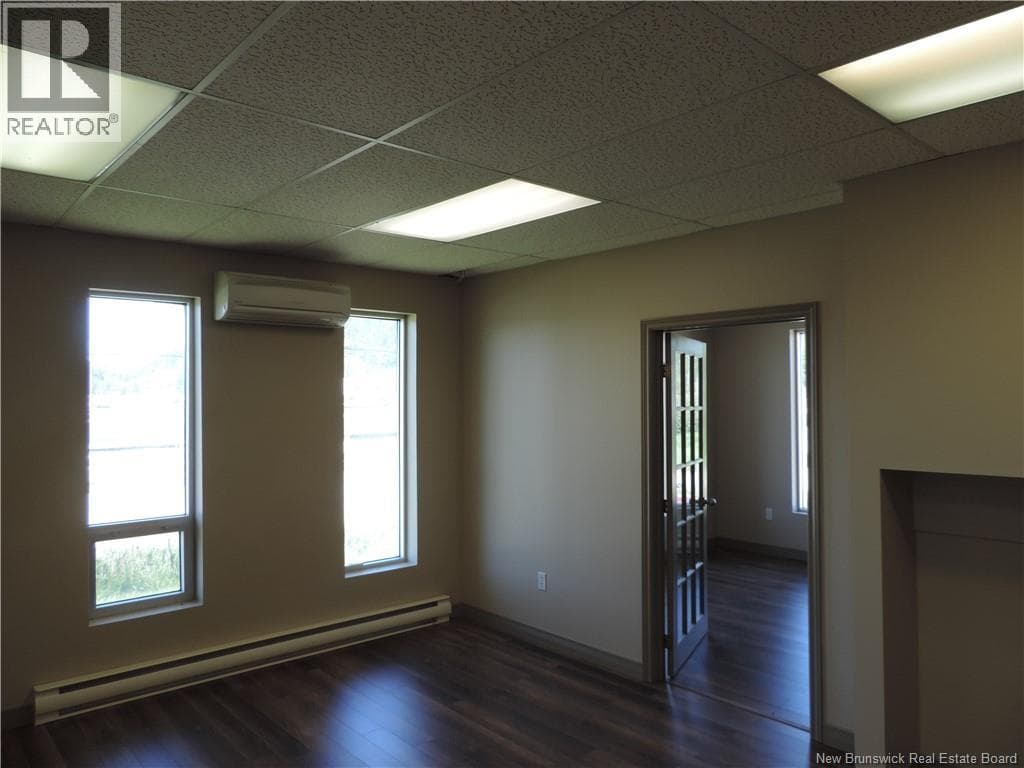 216 Ashburn Lake Road, photo 3