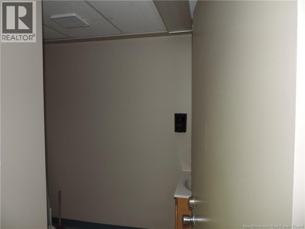 216 Ashburn Lake Road, photo 5