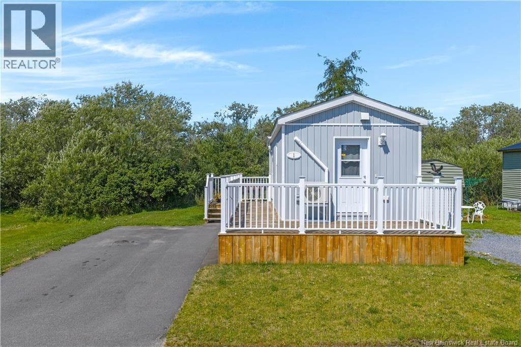 1 Kingfisher Road, photo 2