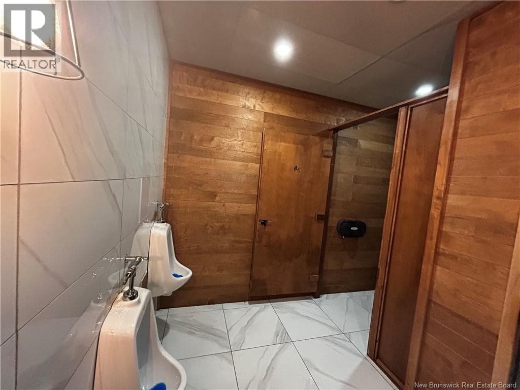 221 Hampton Road, photo 16