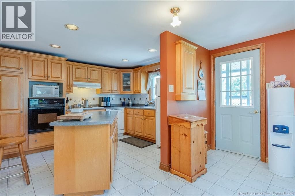 370 Greenhead, photo 3