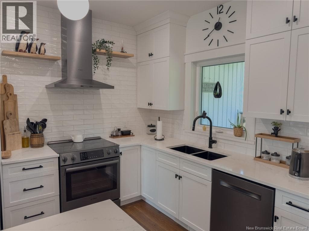 72 Longwood Drive, photo 13