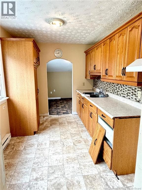105 Beaverbrook Avenue, photo 4