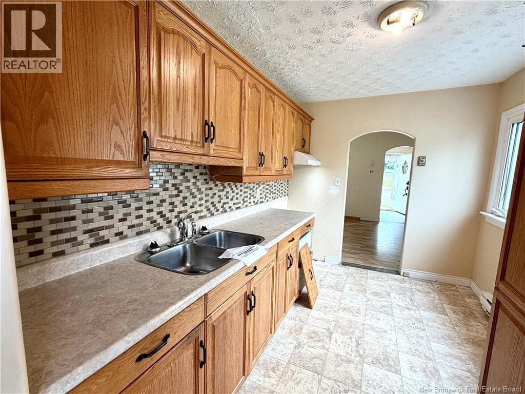 105 Beaverbrook Avenue, photo 5
