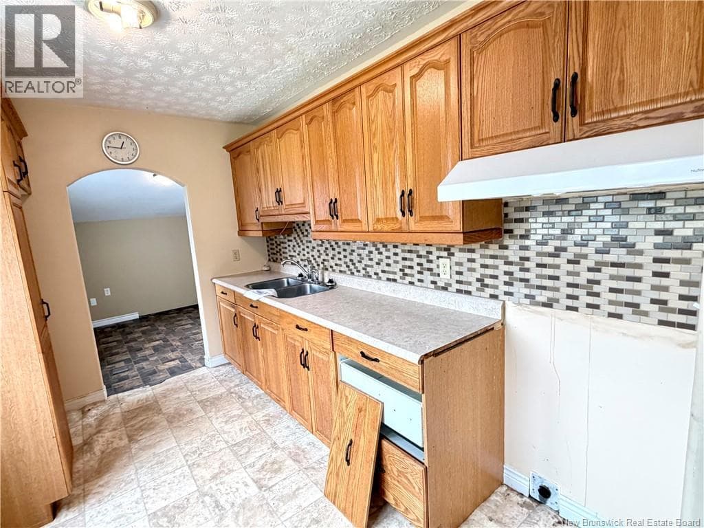 105 Beaverbrook Avenue, photo 6