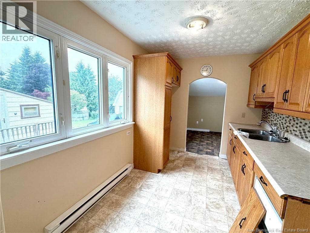 105 Beaverbrook Avenue, photo 7