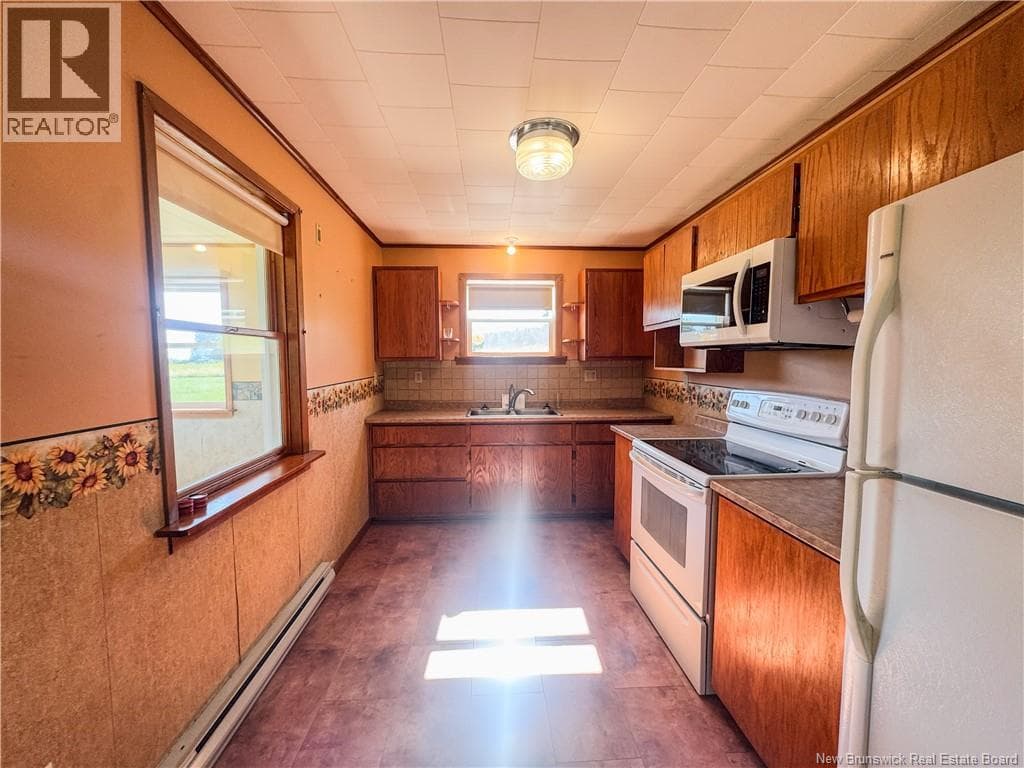 641 Big Salmon River Road, photo 5