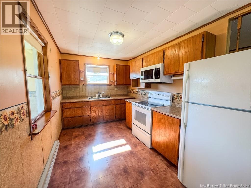 641 Big Salmon River Road, photo 6