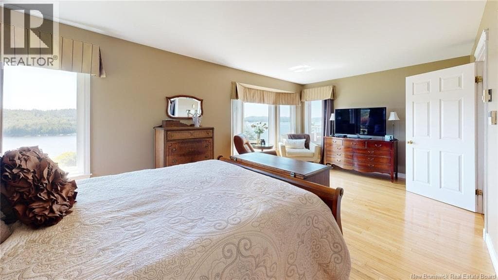 91 Rivershore Drive, photo 21