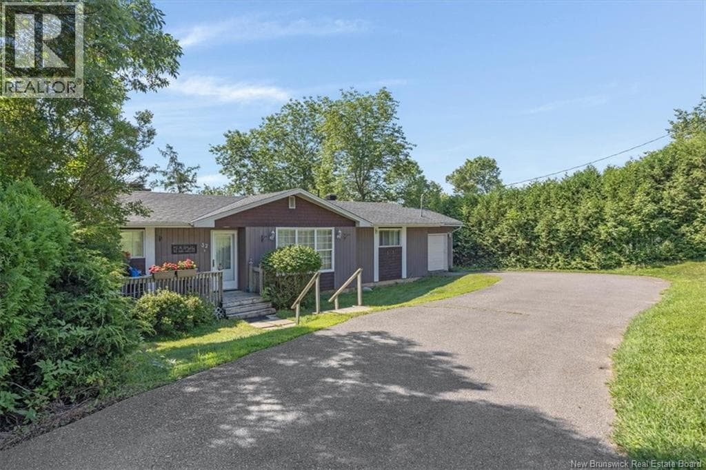 32 Maple Grove Court, photo 3