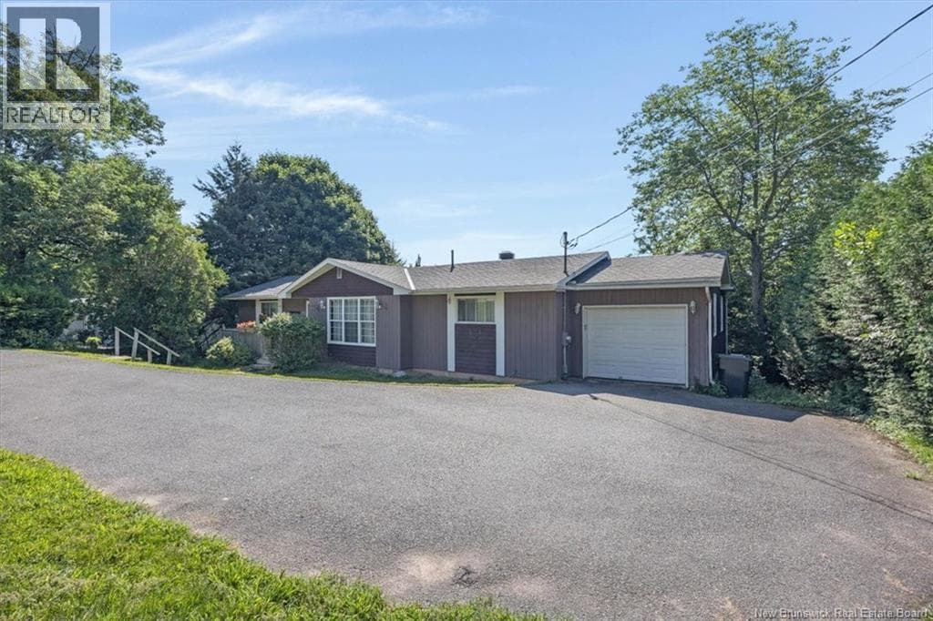 32 Maple Grove Court, photo 5