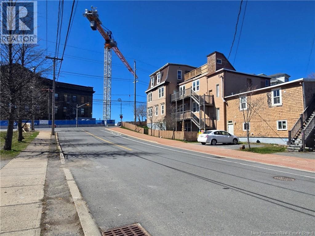 260 Douglas Avenue, photo 2