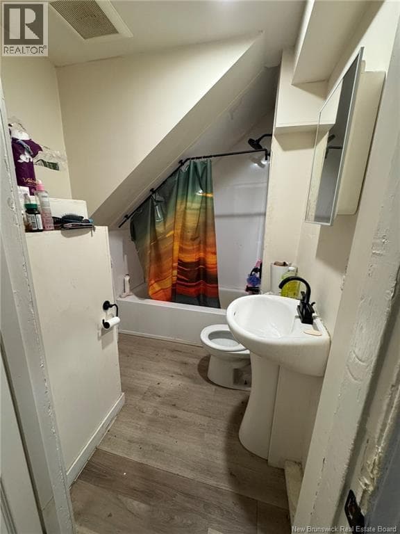 290 King St W, photo 10
