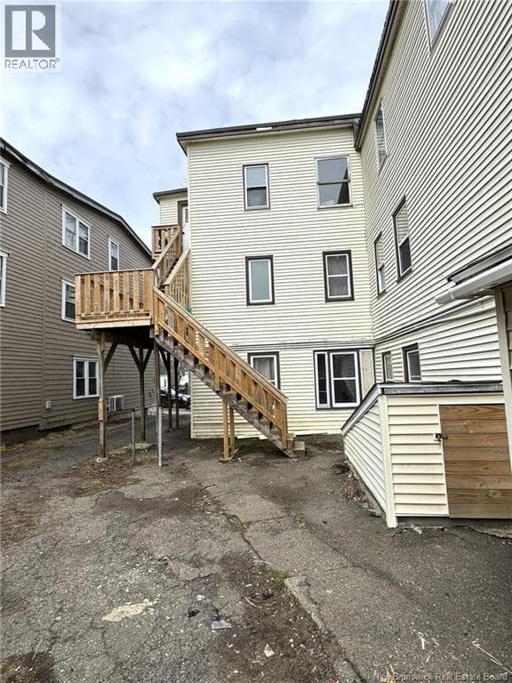 290 King St W, photo 7