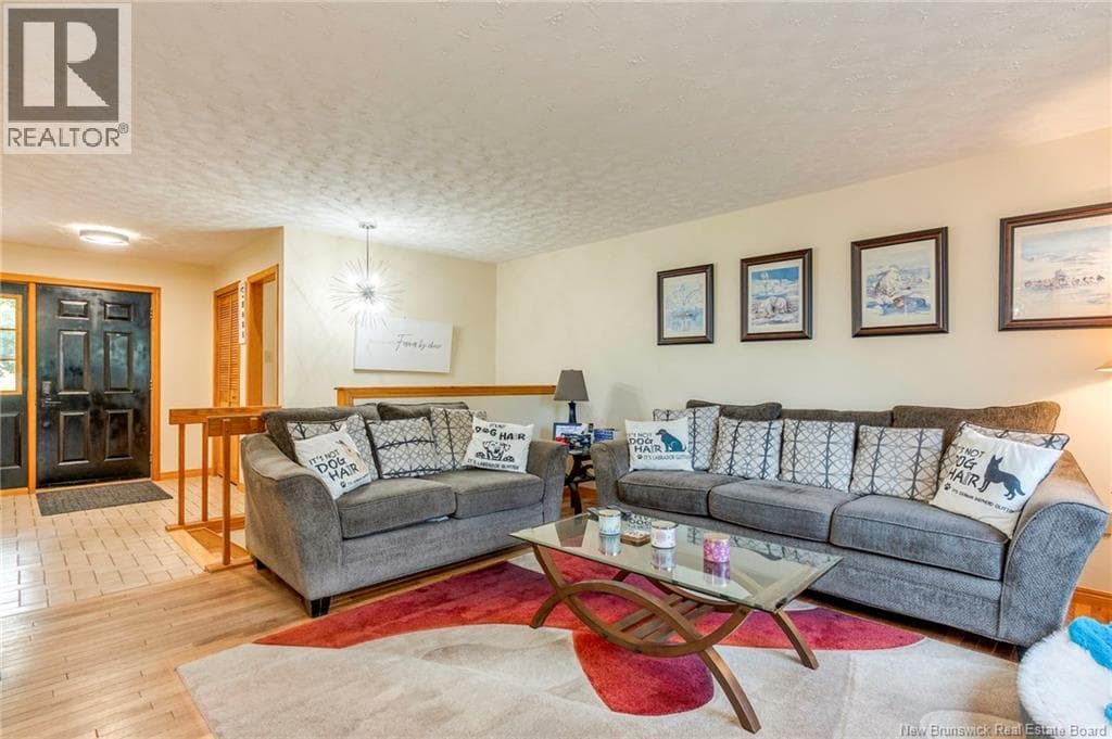 4 Ashwood Court, photo 2