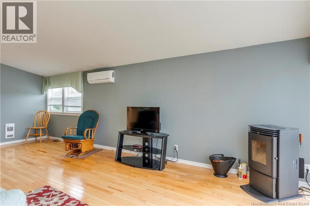 118 Simpson Drive, photo 17