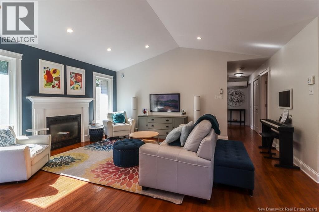 108 Hazelton Drive, photo 11