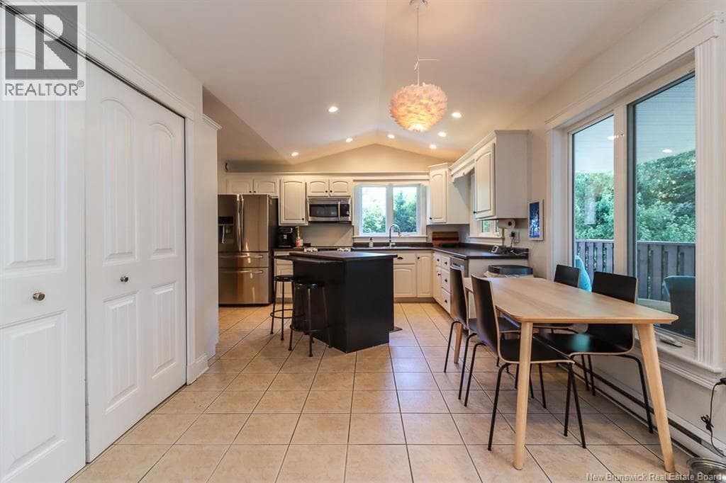 108 Hazelton Drive, photo 16
