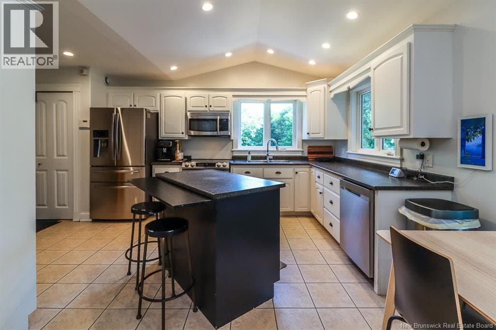 108 Hazelton Drive, photo 17