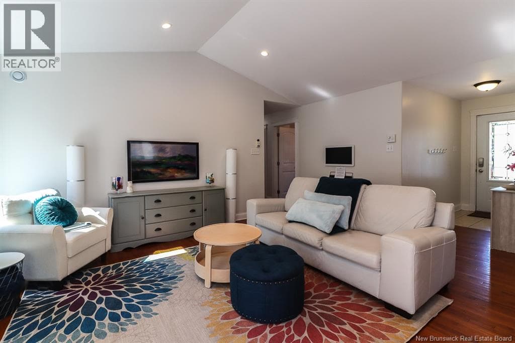 108 Hazelton Drive, photo 12
