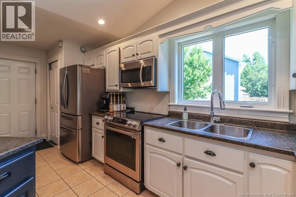 108 Hazelton Drive, photo 13