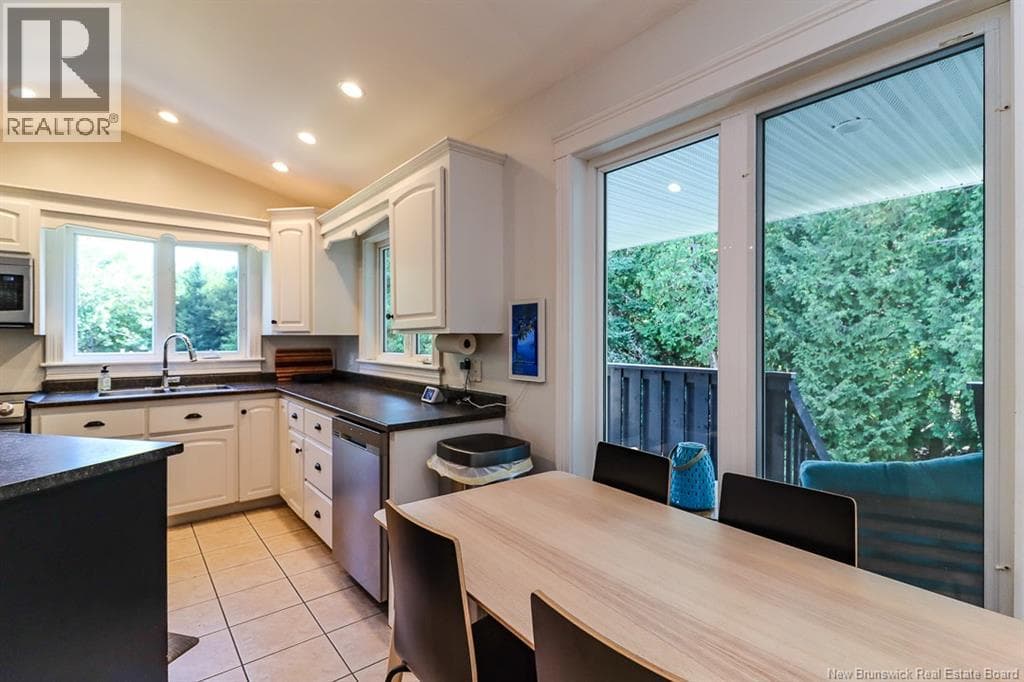 108 Hazelton Drive, photo 9